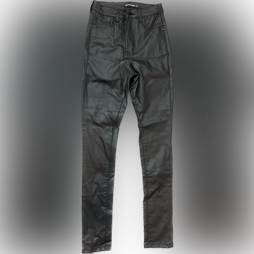 Selling Black pocket coated skinny jeans from pretty little thing